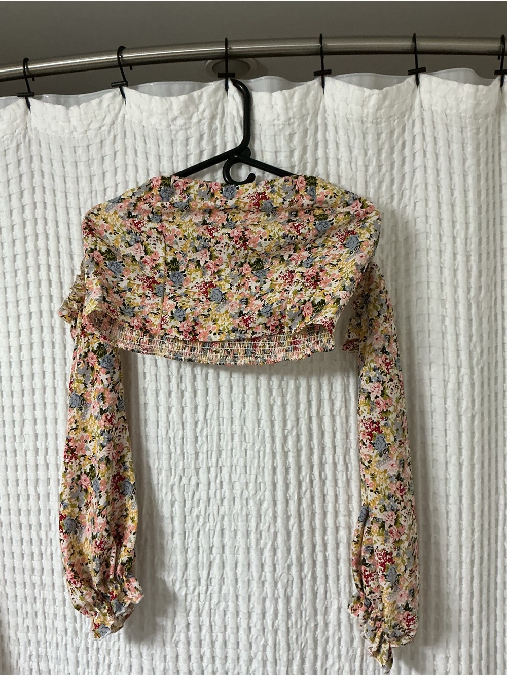 SHEIN Multicolor Floral Smocked Crop Top with Bishop Sleeves